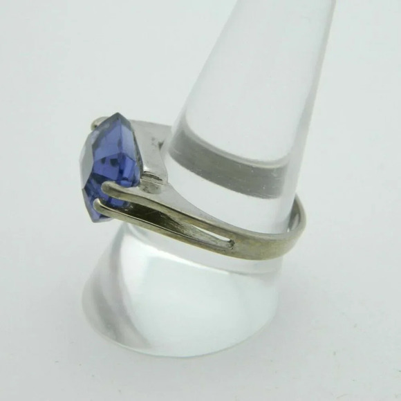 18 KGE Silver Tone Large Purple Glass Rhinestone - Picture 3 of 5